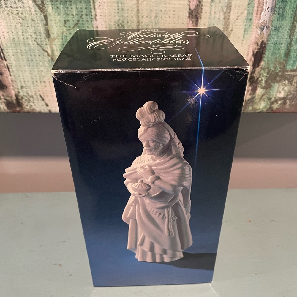 Vintage Avon Porcelain Nativity Collectibles Figurine 
The Magi • Kaspar